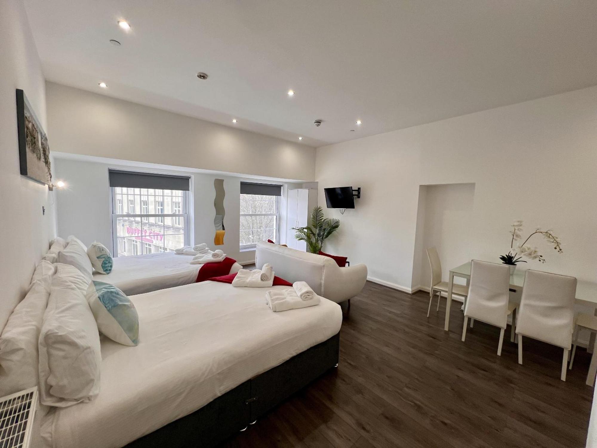 Foxhouse Studio Apartments Плімут Екстер'єр фото