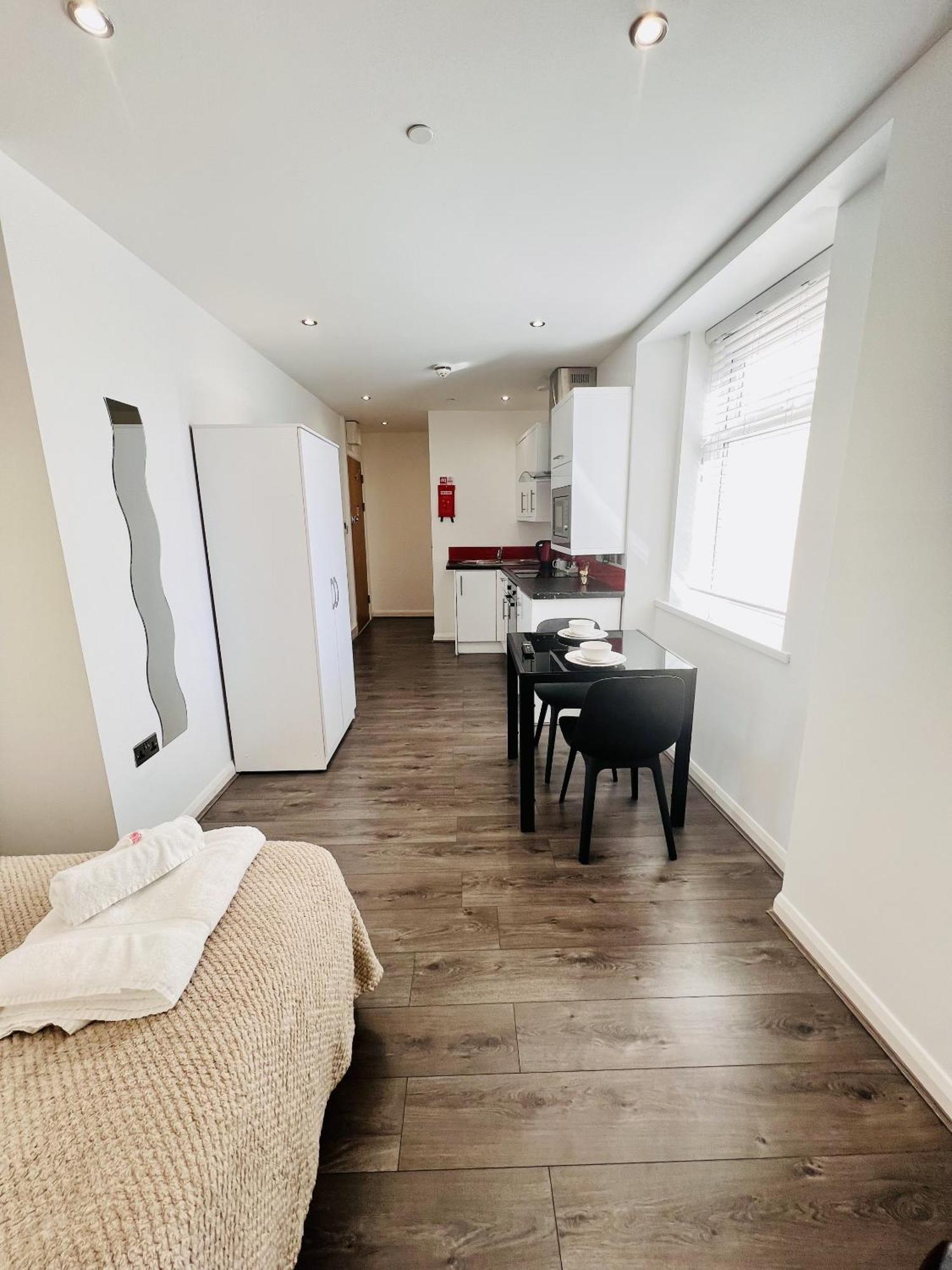 Foxhouse Studio Apartments Плімут Екстер'єр фото