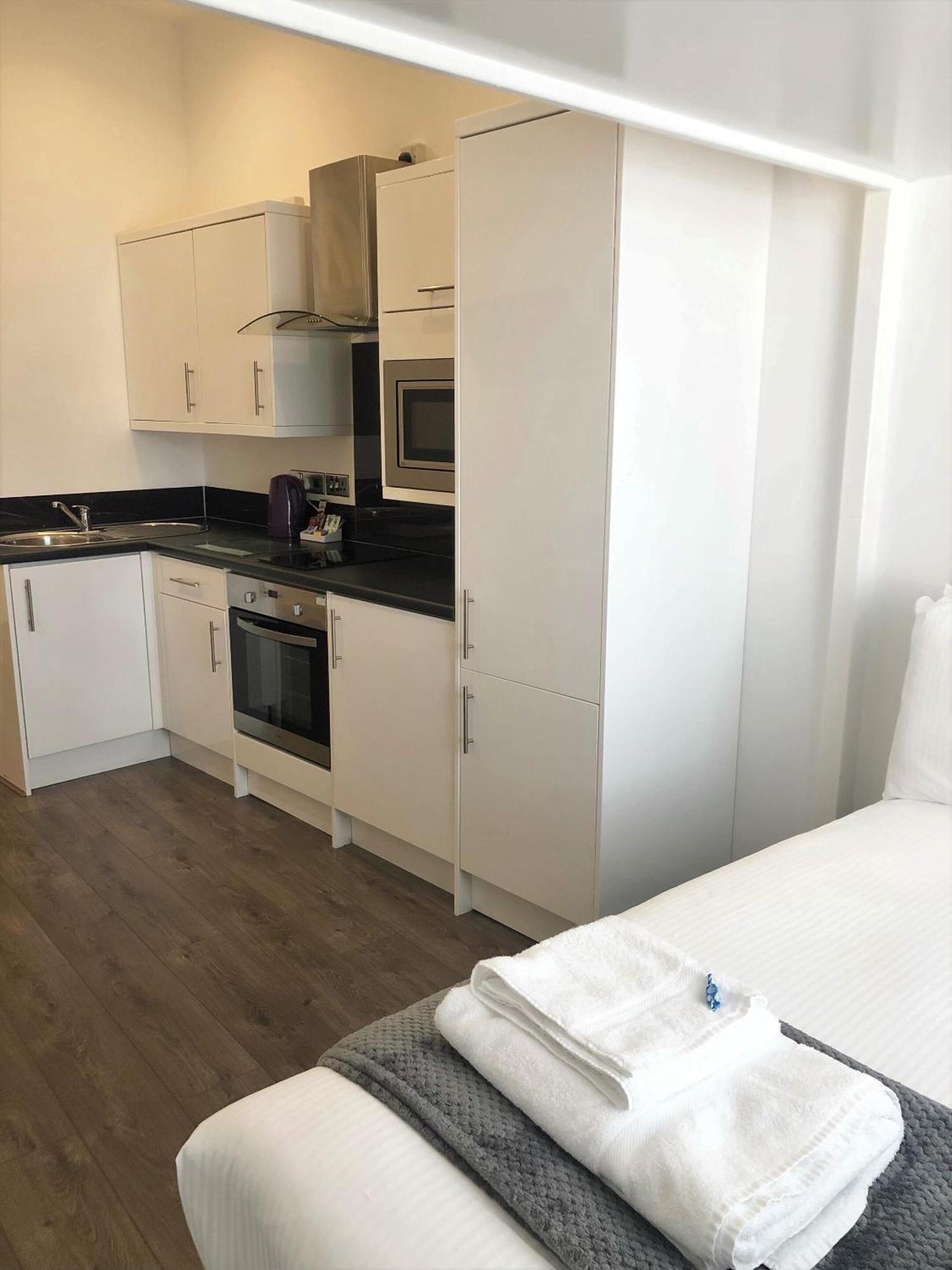 Foxhouse Studio Apartments Плімут Екстер'єр фото
