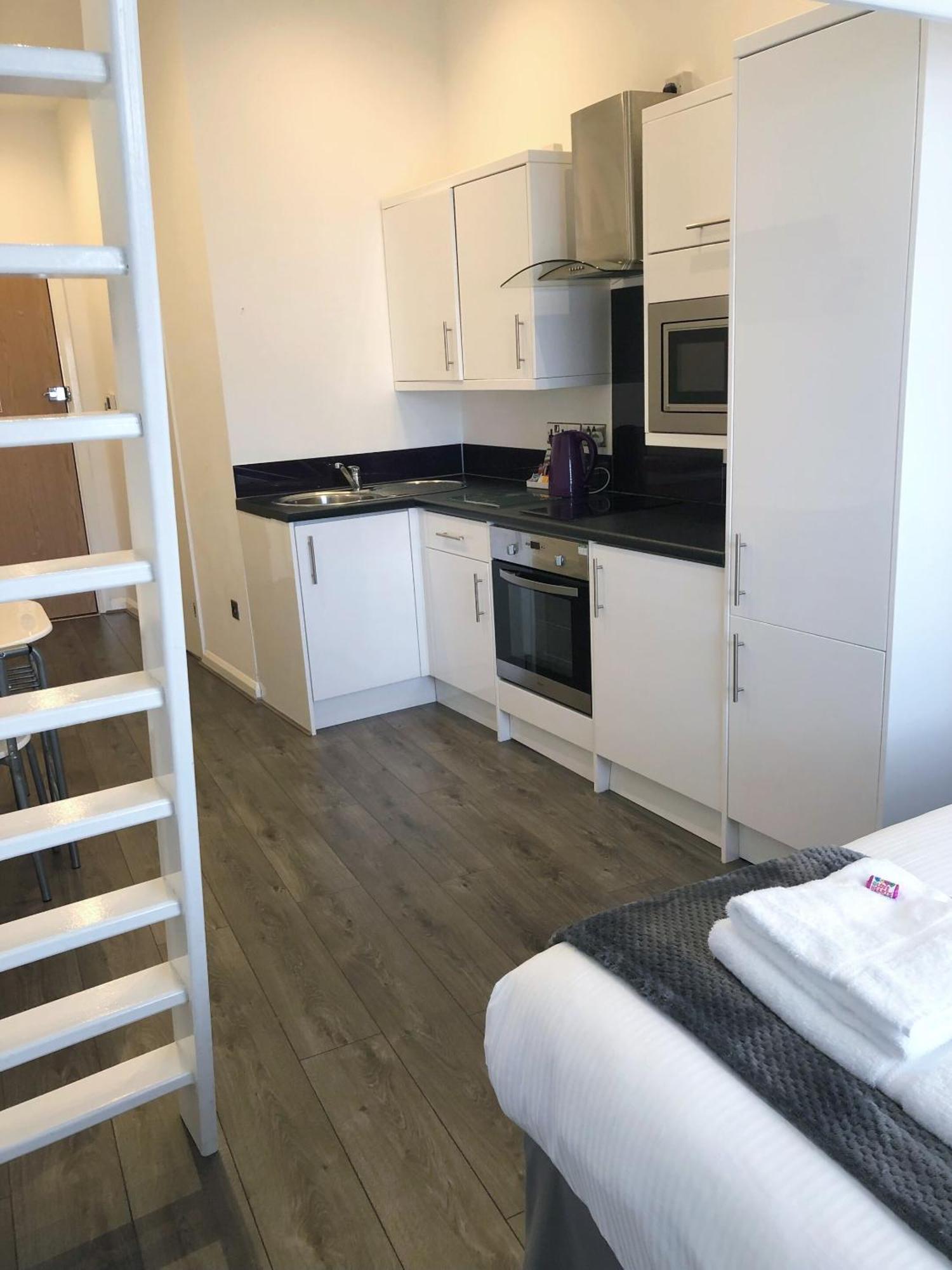 Foxhouse Studio Apartments Плімут Екстер'єр фото