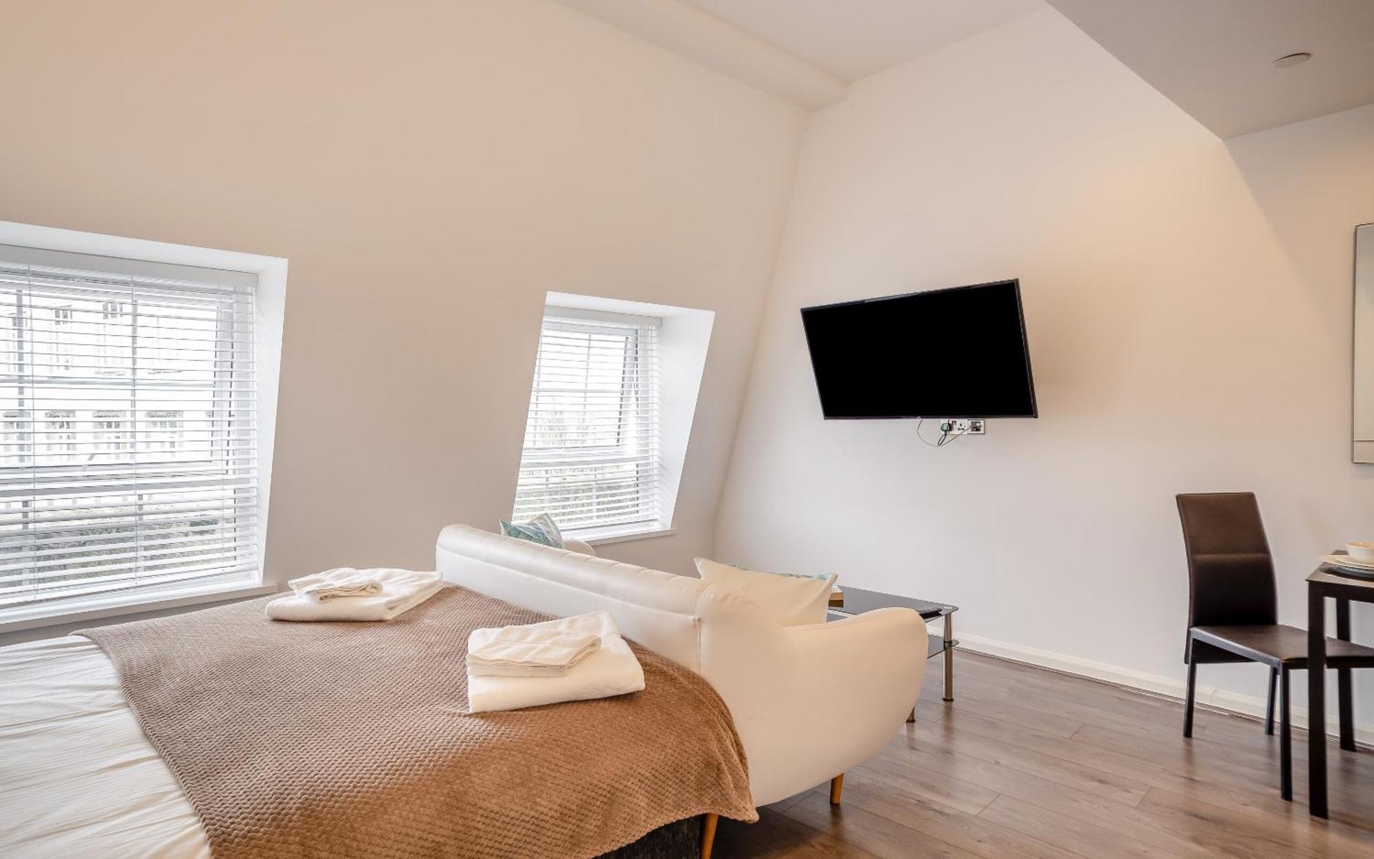 Foxhouse Studio Apartments Плімут Екстер'єр фото