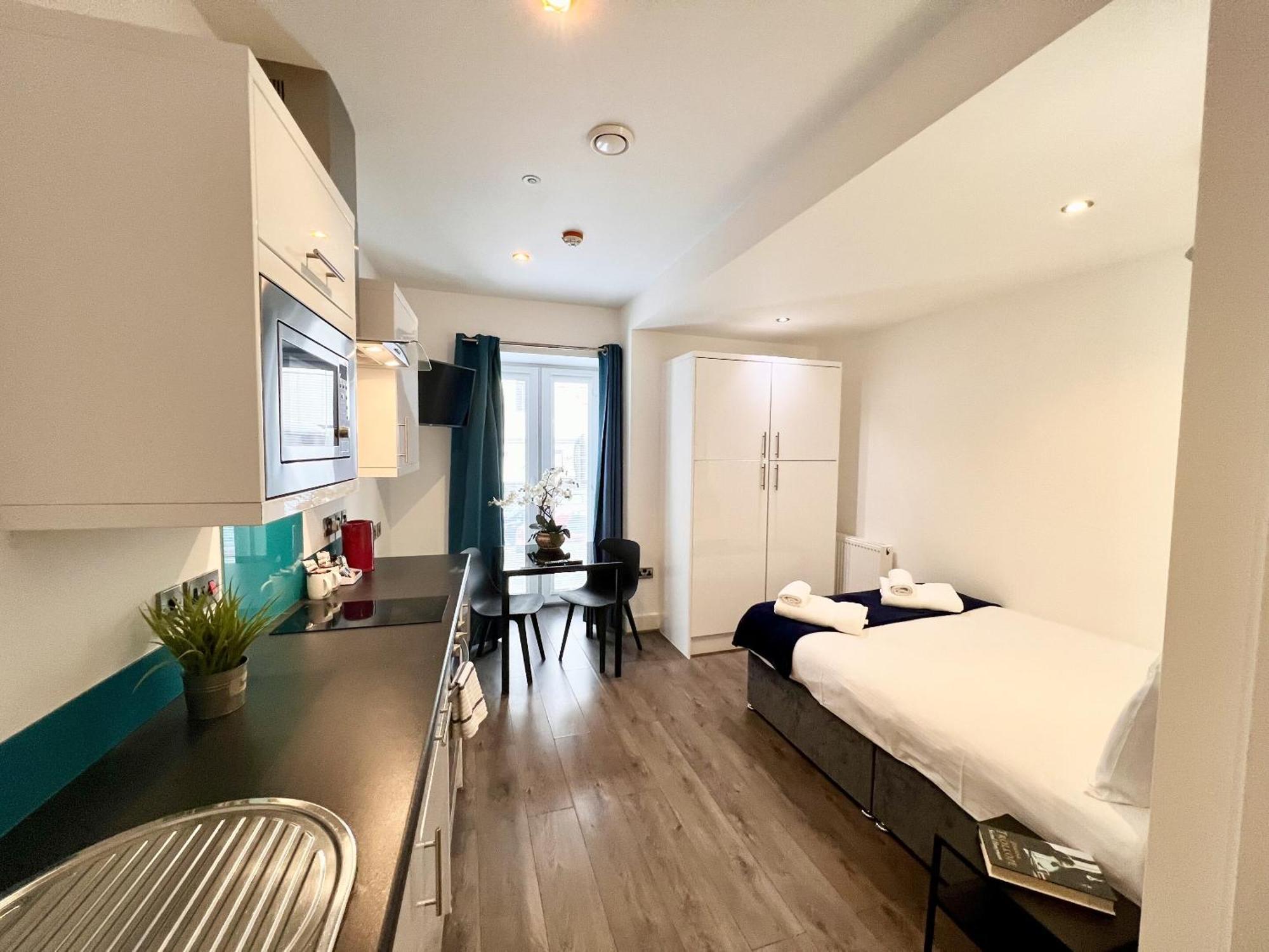 Foxhouse Studio Apartments Плімут Екстер'єр фото