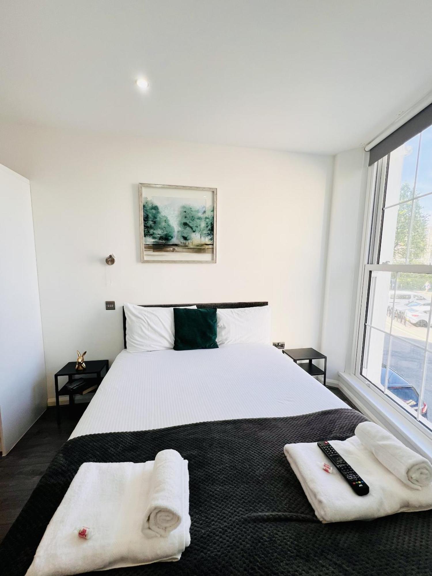 Foxhouse Studio Apartments Плімут Екстер'єр фото